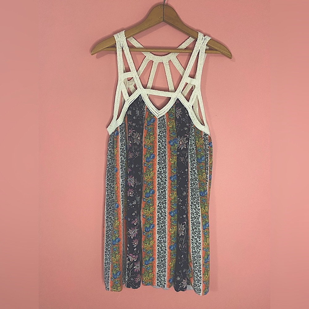 🪩 entro Boho Mini Dress with Crochet Cut-Out Straps | size M